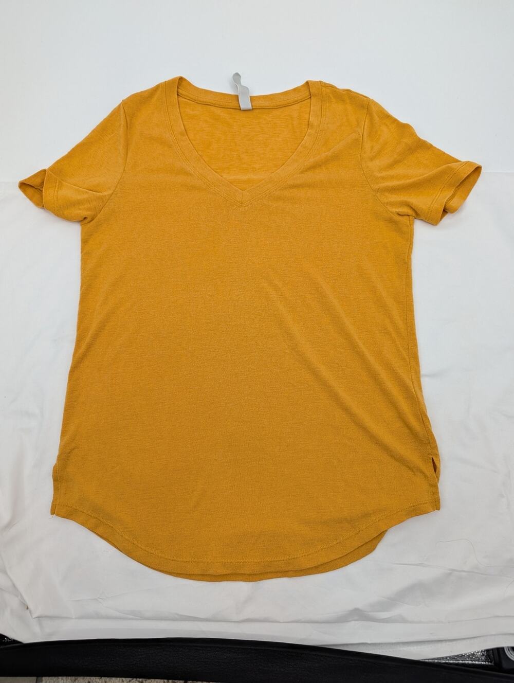 Athleta Women's Small Gold Scoop Neck Breezy Tee Beachy Light Weight Comfort